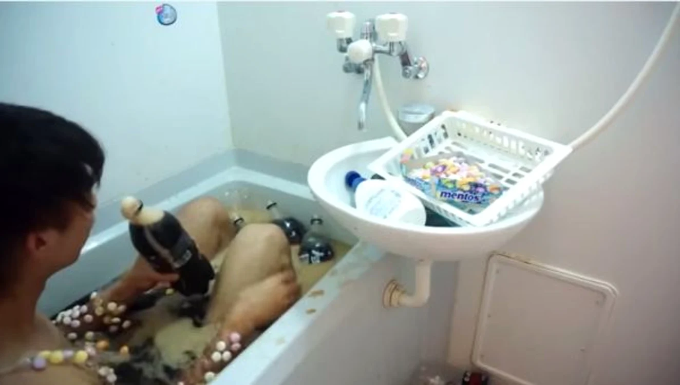 
    Un japonez a făcut un experiment trăznitFoto: captură video  