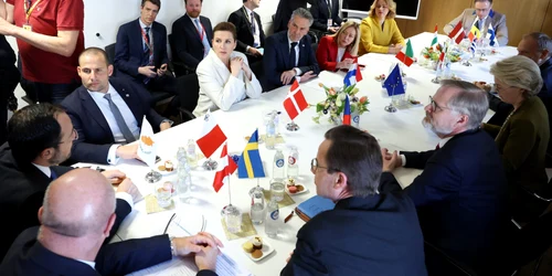 summit ue jpg