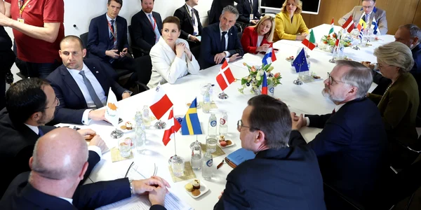 summit ue jpg