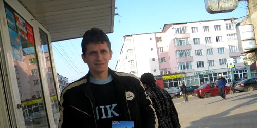 Sorin Rus îşi colecţionează ghidurile, fiind pasionat de geografie 