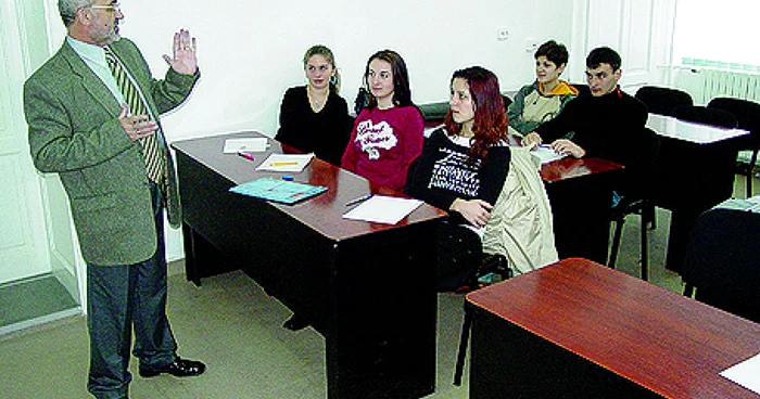Mulţi absolvenţi ies din şcoală cu şanse zero de angajare