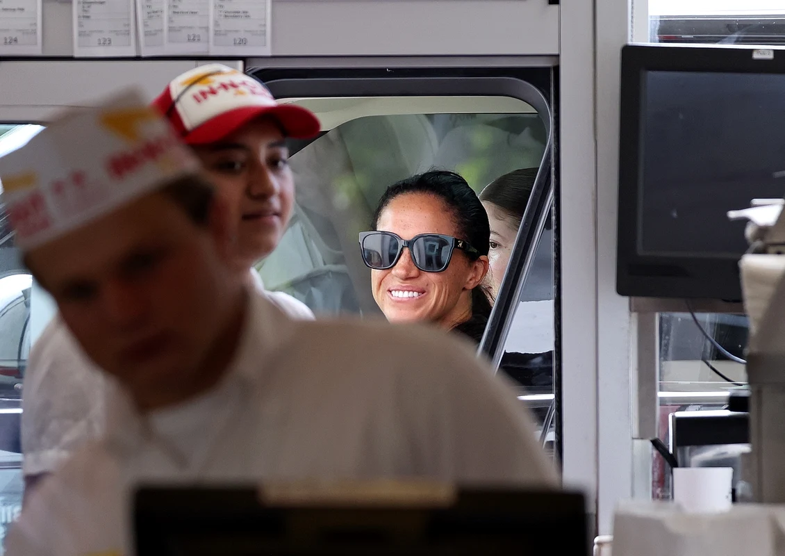 Meghan Markle cu mașina, Profimedia