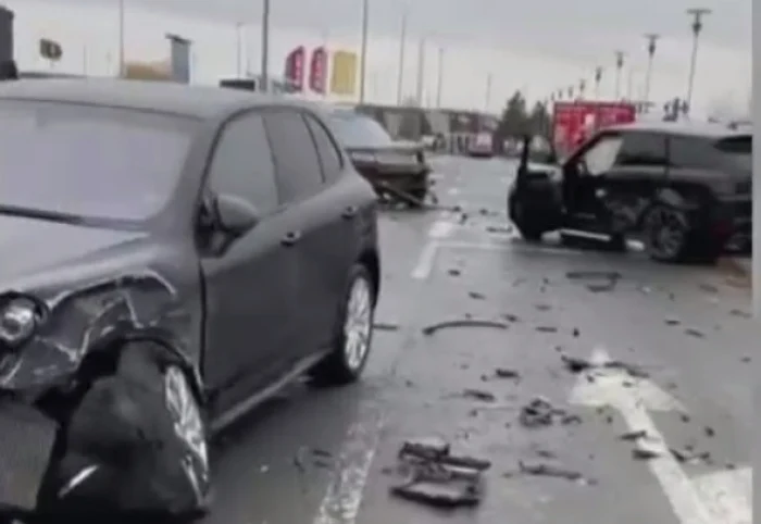 Mai multe mașini au fost avariate în parcarea mall Băneasa FOTO Captură video