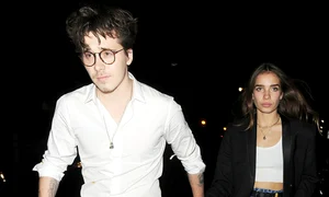 Brooklyn Beckham și Hana Cross au părăsit petrecerea ținându se de mână  jpeg