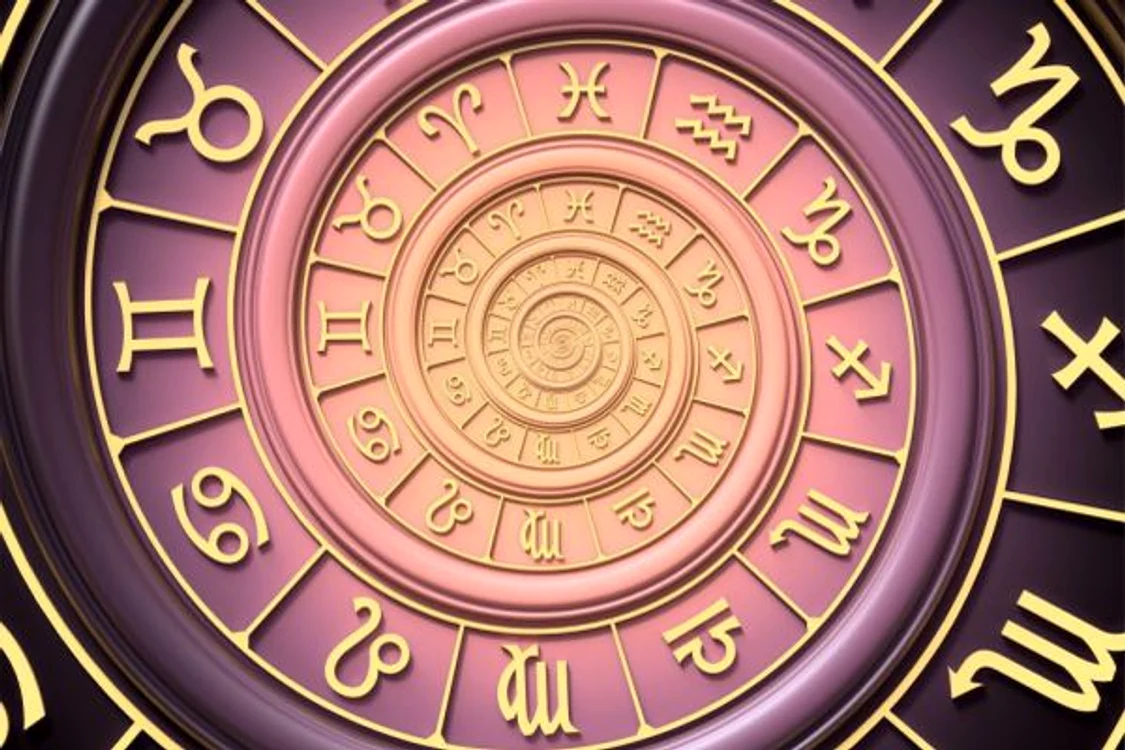 Pentru horoscopul lunii iunie 2016 se anunță evenimente de amploare, cărora le vei face față cu brio.www.clickpentrufemei.ro