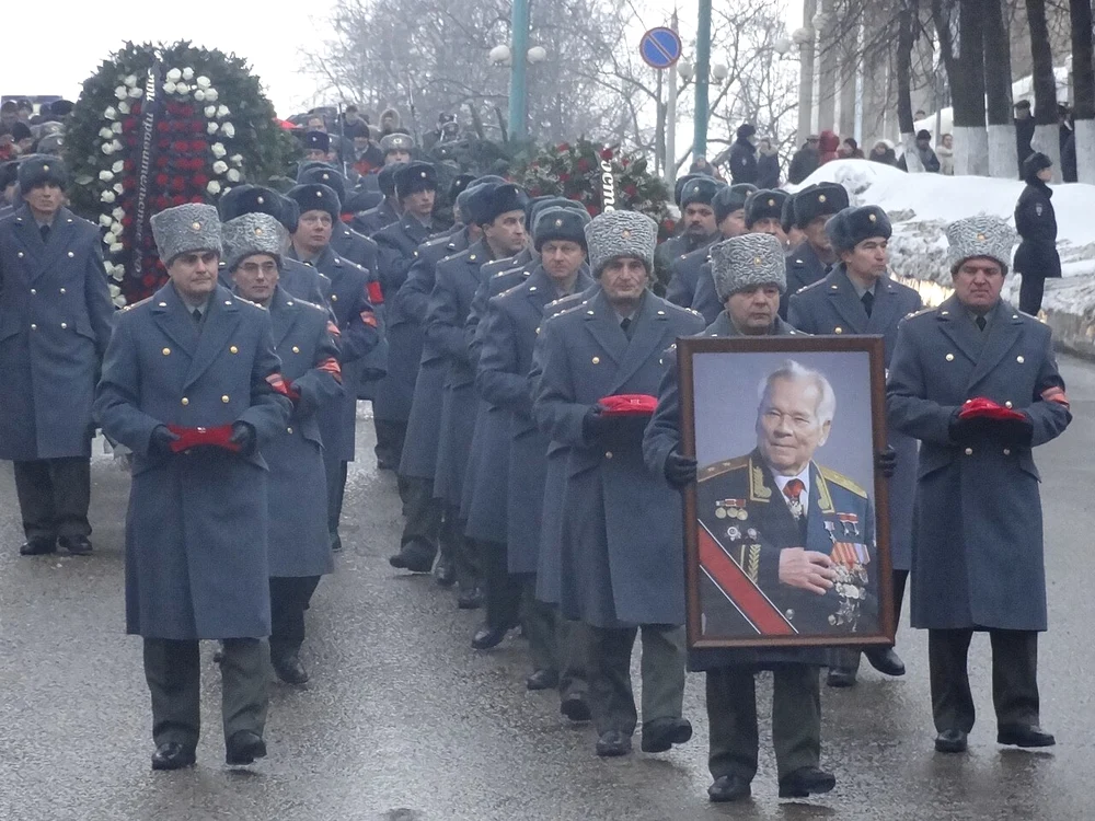 Funeraliile lui Mihail Kalașnikov, la 26 decembrie 2013