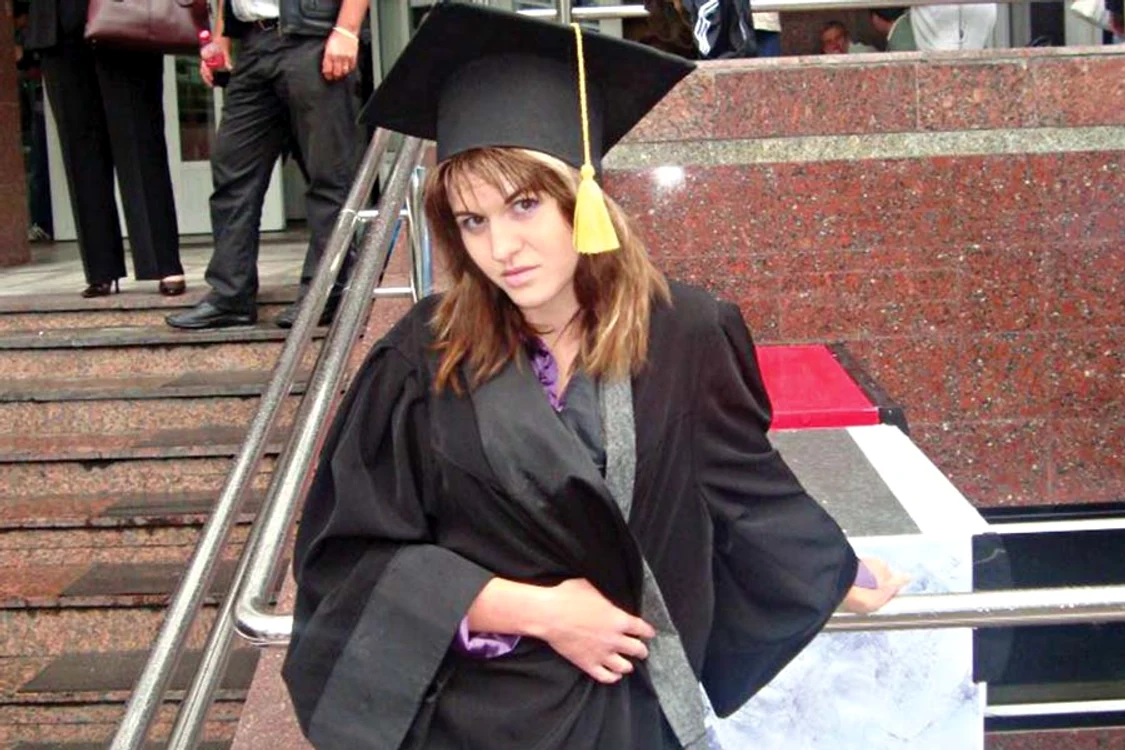 
    Învăţătoarea Aurelia Grosu  