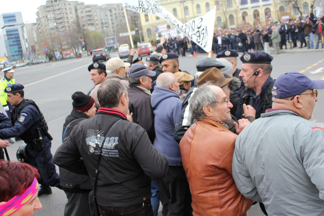 La protest au participat aproximativ 3.000 de oameni