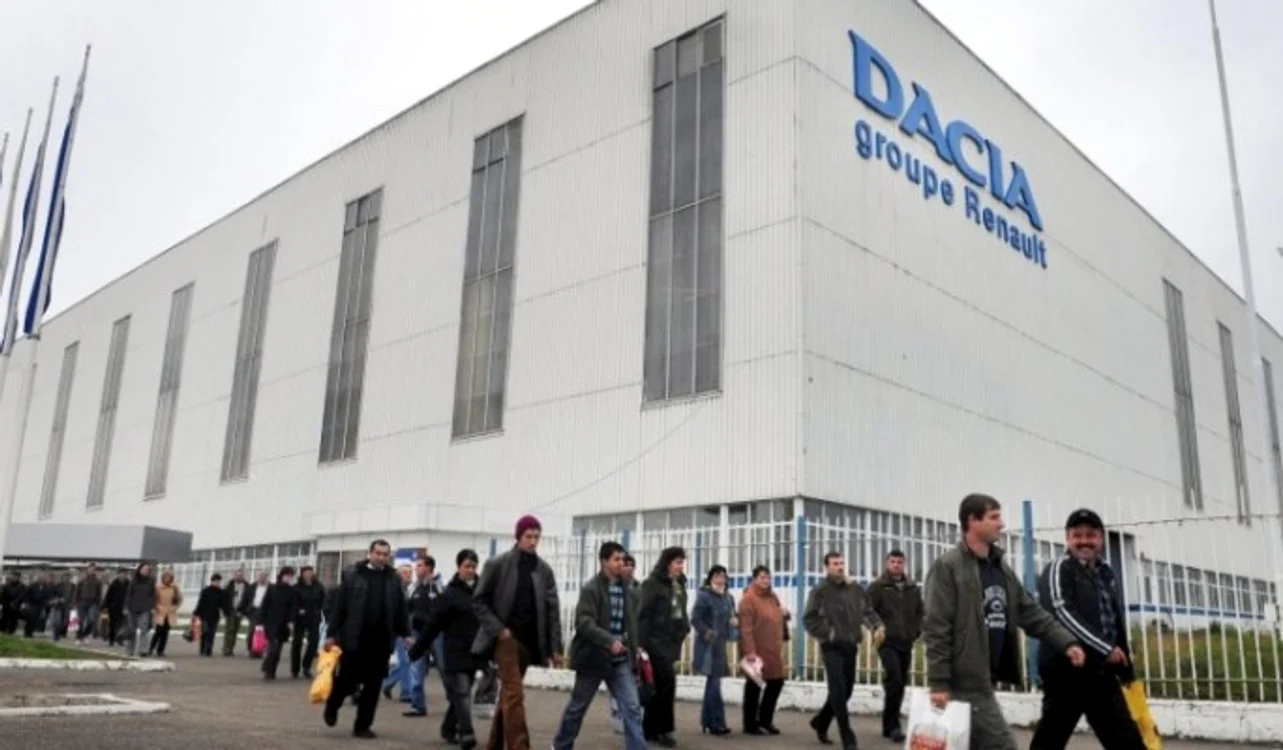 
    Protest spontan la uzina Dacia  