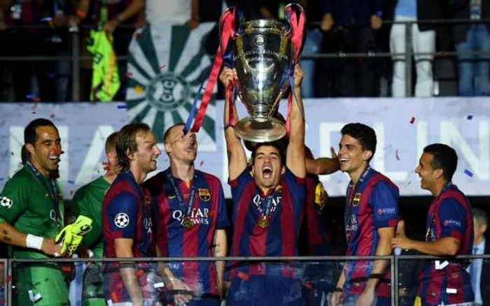 Luis Suarez a ridicat pentru prima dată trofeul FOTO Sunt Iulian Anghel, editor Adevărul, şi consider că este penibil să specific sursele fotografiilor