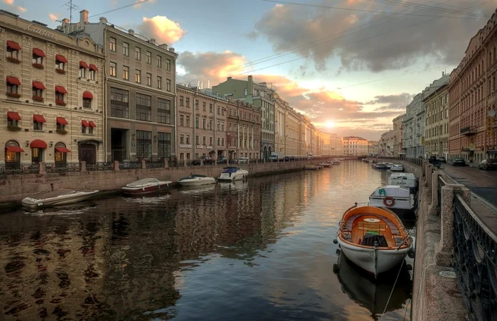 Oraşul Sankt Petersburg, din Rusia, a fost desemnat destinaţia turistică europeană a anului 2016, în cadrul decerenării premiilor World Travel Awards Europe, titlu pe care l-a primit şi la ediţia anterioară. FOTO lonelyplanet.com