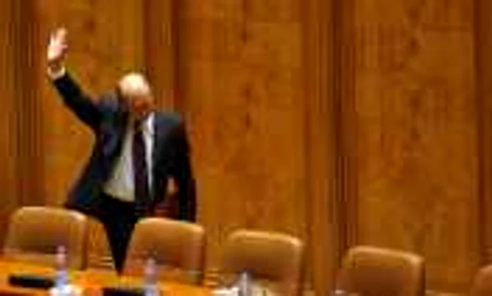 Mediafax | Traian Băsescu, la Palatul Parlamentului, în ziua în care s-a citit cererea USL privind suspendarea sa din funcția de președinte al României