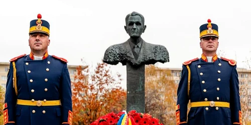 coana la monumentul lui Corneliu Coposu jpg