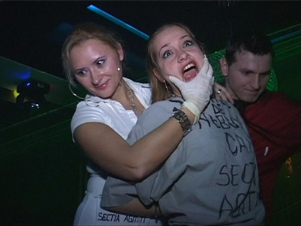 Tinerii au petrecut toată noaptea