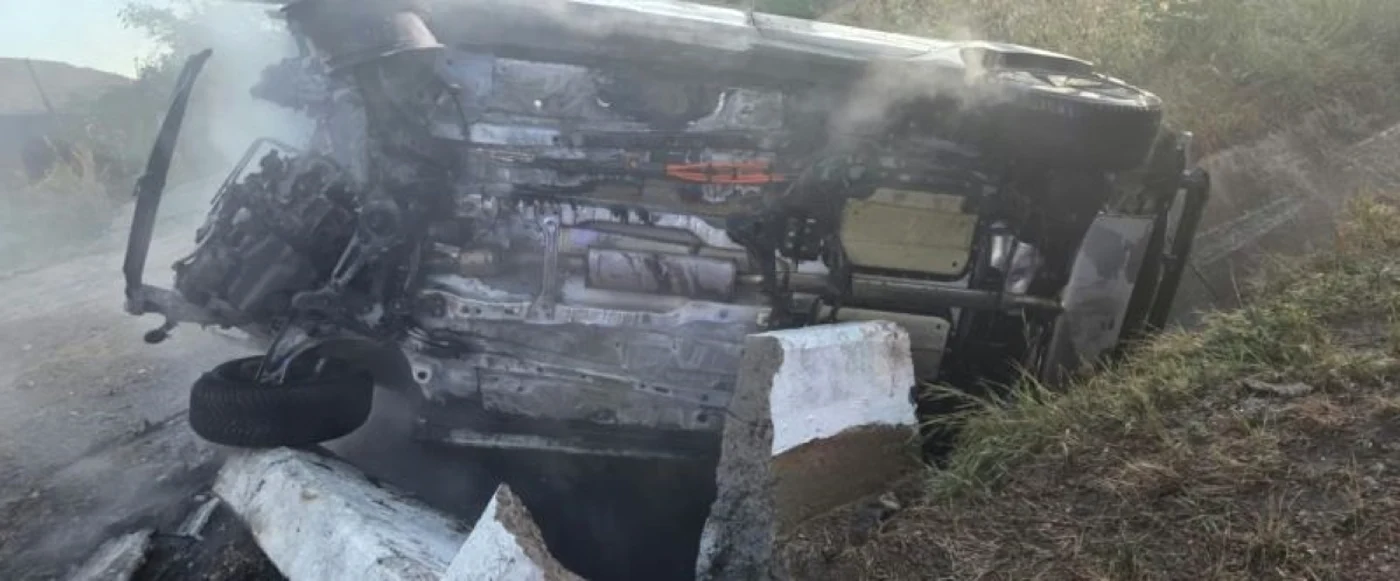 Trupurile au fost descoperite după stingerea incendiului.