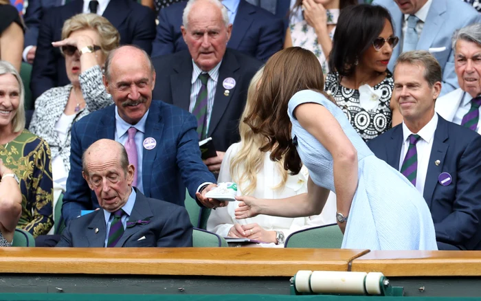 Kate a primit un pantof Adidas semnat de la fostul tenismen Sam Smith