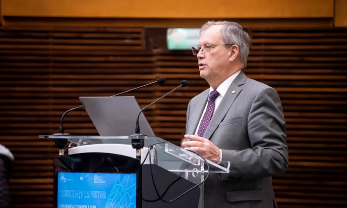 Dumitru Prunariu FOTO UVT jpg3 jpg