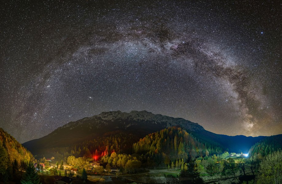 Prima săptămână din mai, bogată în fenomene astronomice. Când vor fi vizibile Venus, Marte și Saturn