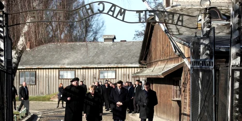 Angela Merkel în vizita la Auschwitz. FOTO EPA-EFE