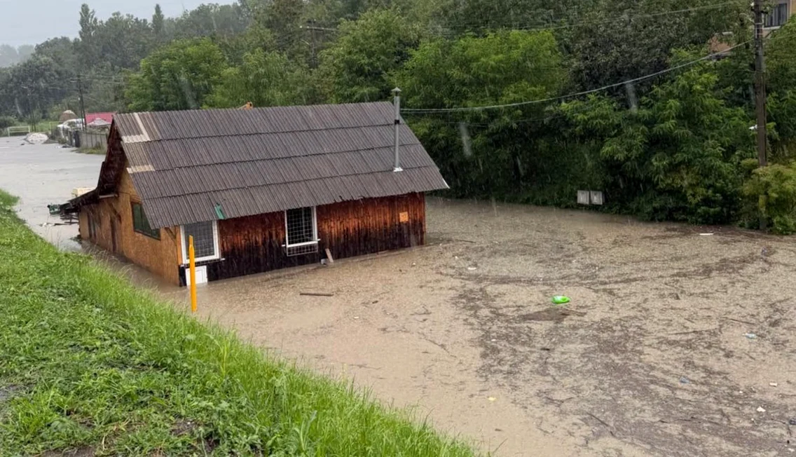 Dezastru în Bușteni după viiturile devastatoare FOTO Meteoplus
