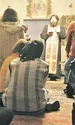 credinciosi care se roaga la biserica jpeg