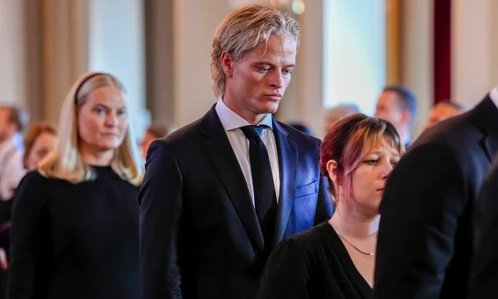 Marius Borg, Regele Haakon, Prințesa Ingrid Alexandra la procesiunile funerare, Profimedia (5) jpg