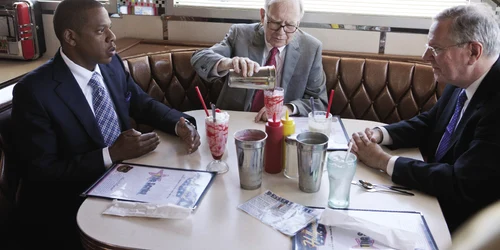 Jay-Z, Warren Buffett şi Steve Forbes