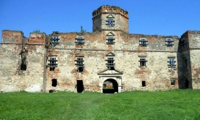 Castelul Lonyai   o bijuterie renascentistă din Transilvania, în paragină jpeg