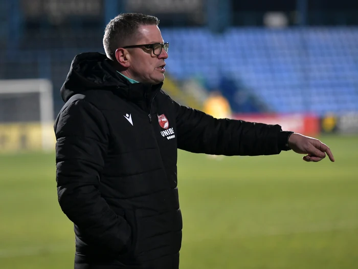 Flavius Stoican e decis să rămână pe banca lui Dinamo (Foto: sportpictures.eu)