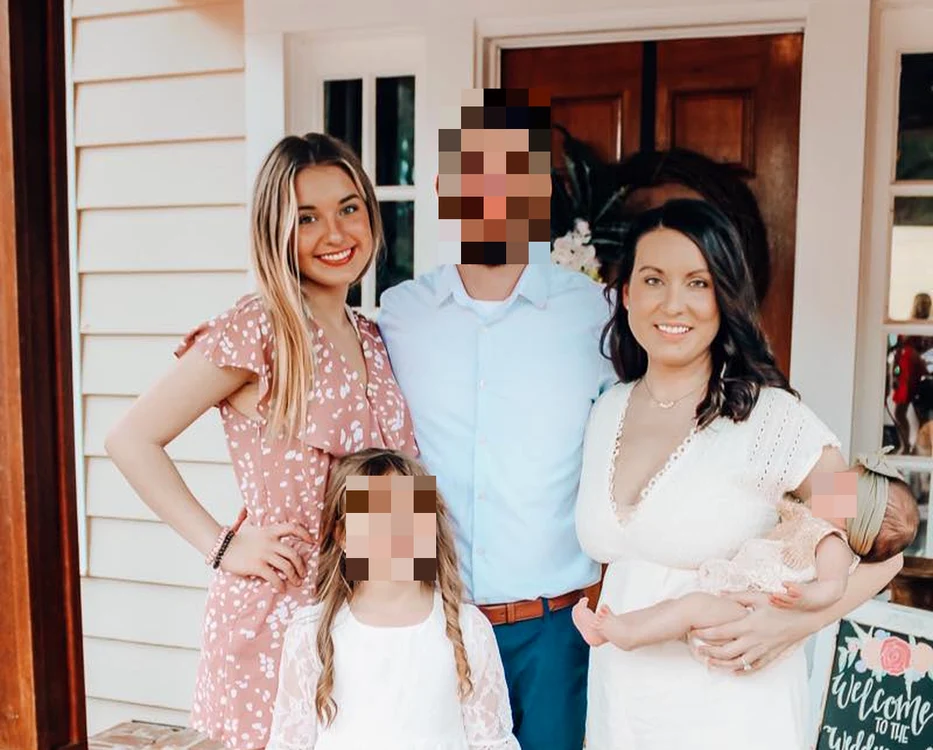 Crysta şi fiica ei de 16 ani