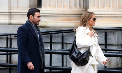 Jennifer Lopez, misterioasă și șic pe străzile din New Jersey, Profimedia (5) jpg