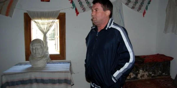 Emil Bărbulescu locuieşte acum în Scornceşti