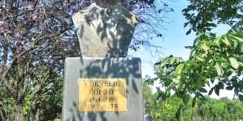 Bustul din Arad  al lui Corneliu Coposu