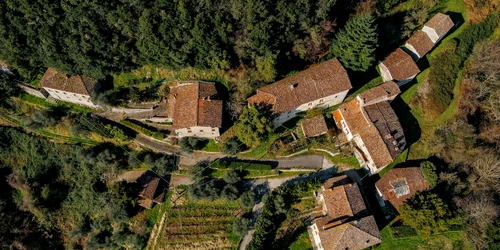 Satul Borgo Batone FOTO borgo-batone.com