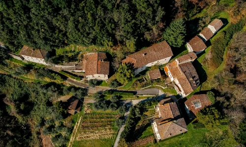 Satul Borgo Batone FOTO borgo-batone.com