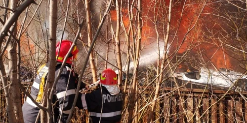 Incendiu depozit Remat în comuna Afumaţi judeţul Ilfov FOTO ISU