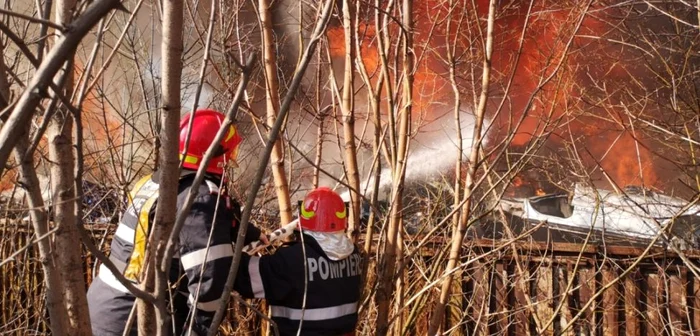 Incendiu depozit Remat în comuna Afumaţi judeţul Ilfov FOTO ISU