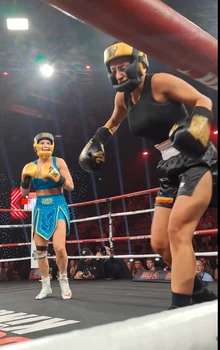 Giulia Anghelescu, făcută KO de o unguroaică, în două secunde, în ringul de box foto: Instagram