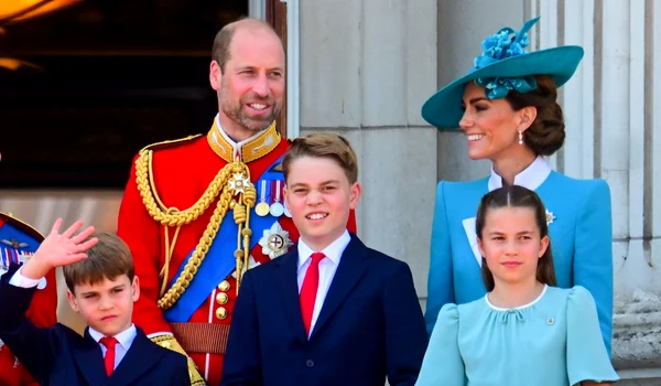 Kate Middleton și Prințul William cu copiii George, Charlotte și Louis trooping the colour foto profimedia jpg