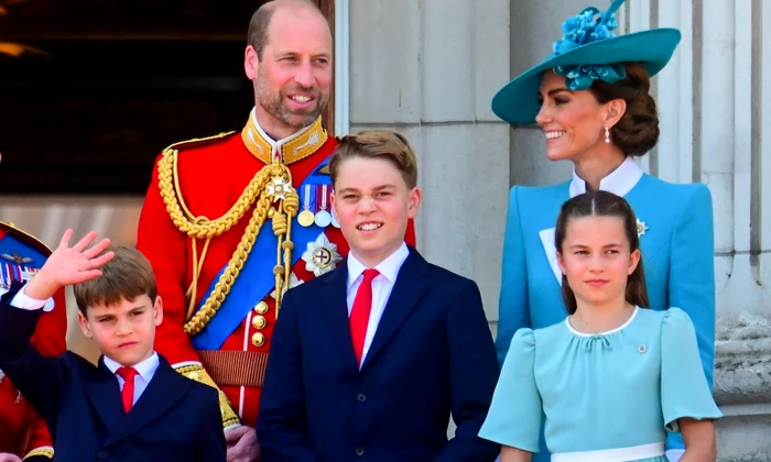 Kate Middleton și Prințul William cu copiii George, Charlotte și Louis trooping the colour foto profimedia jpg