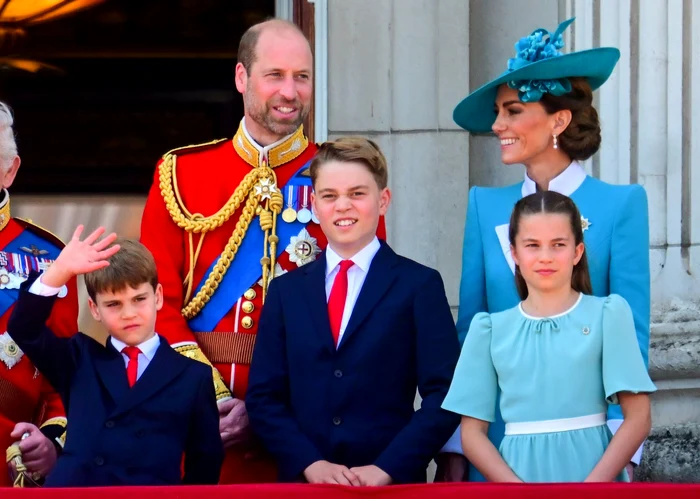 Kate Middleton și Prințul William cu copiii George, Charlotte și Louis trooping the colour foto profimedia jpg