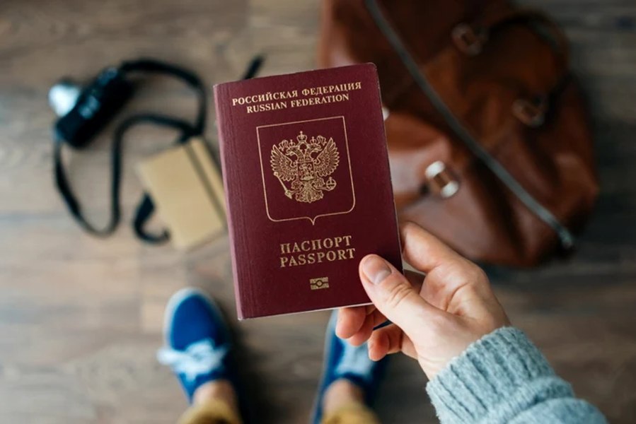 UE ar putea interzice complet vizitele rușilor în spațiul Schengen: „Nu putem accepta ca rușii să se bucure de viață”