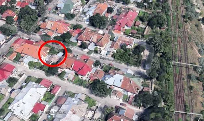 Poziţionarea pe hartă a casei cu 3000 de chiriaşi FOTO Google Earth