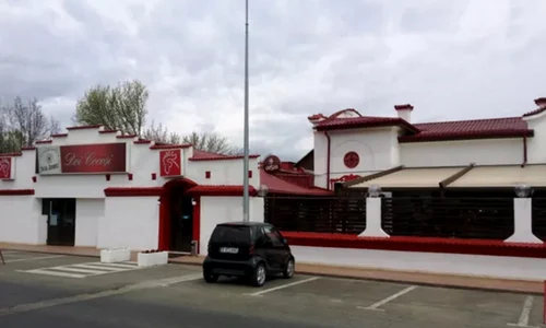 doi cocosi restaurant demolare jpg