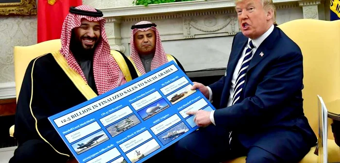 Donald Trump expune o diagramă a vânzărilor de echipamente militare în timpul unei întâlniri cu prinţul Mohammed bin Salman FOTO Guliver/ Getty Images