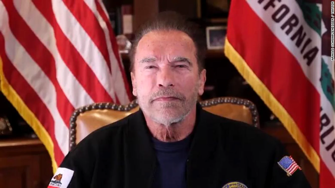 
    Arnold Schwarzenegger l-a desființat pe Donald Trump într-un mesaj video care s-a viralizat instantSursa foto: Twitter  