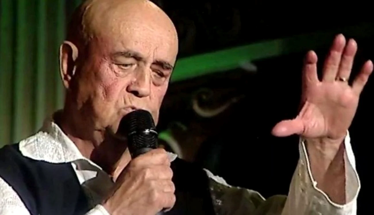 Fanii își pot lua