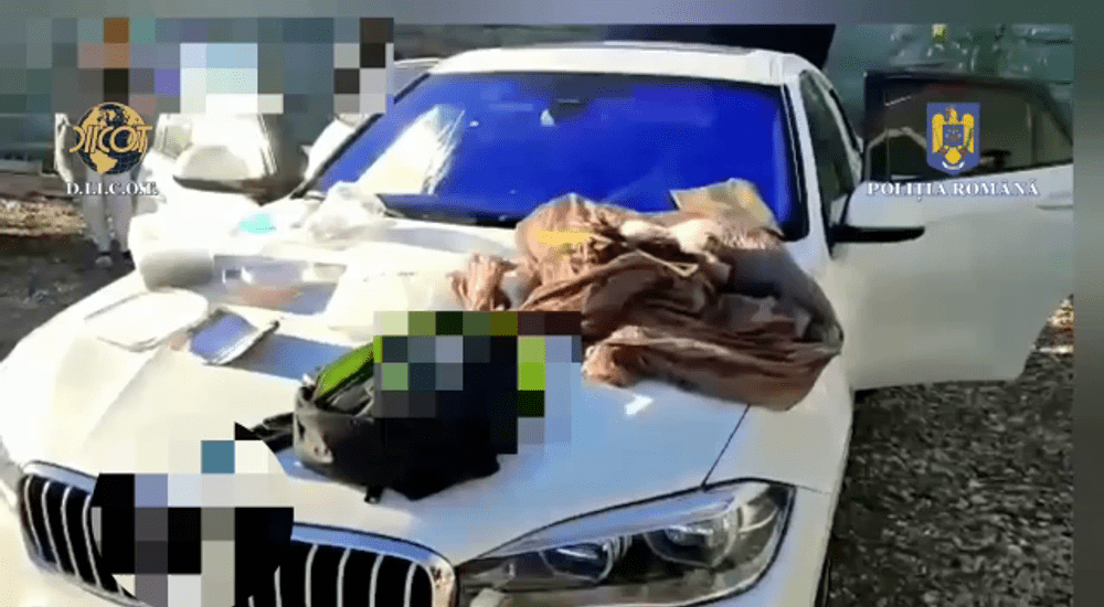 Droguri găsite la o percheziție făcută la locuința unui suspect de pornografie infantilă