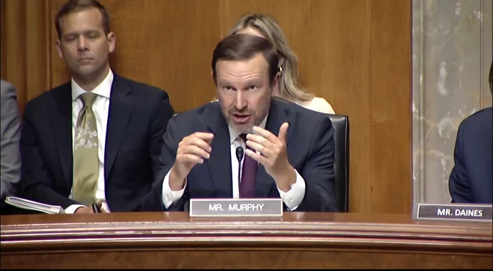 Chris Murphy, senator democrat, la audiere. FOTO Ambasada României în SUA