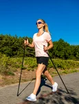 Cum sa practici corect mersul nordic Sursa foto shutterstock 2153991749 jpg